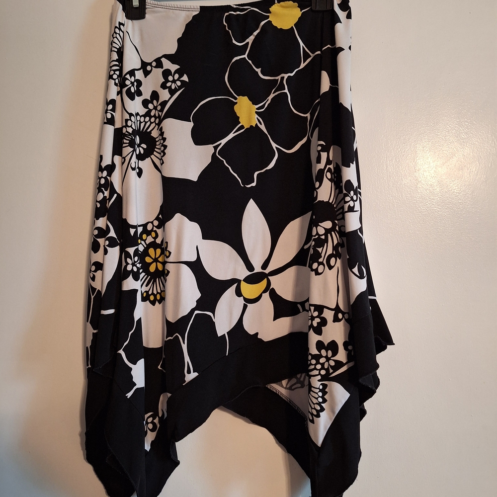 Speechless Black and White Floral Skirt with Yellow Highlights